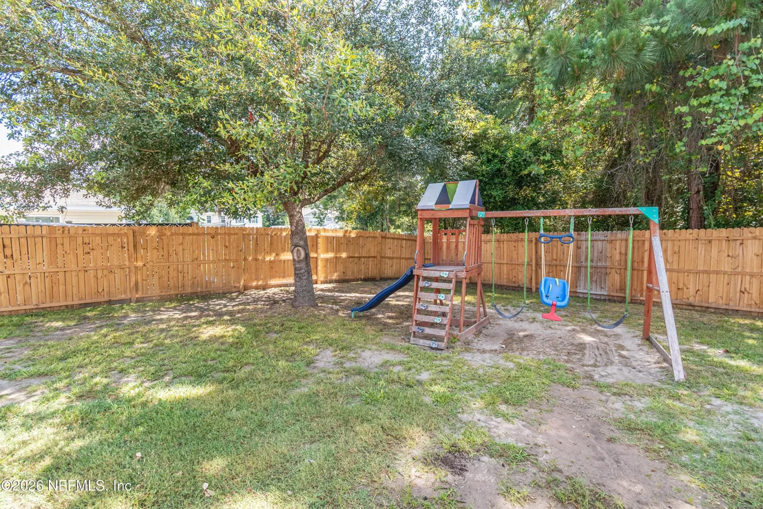Photo of 431 THOMAS Court