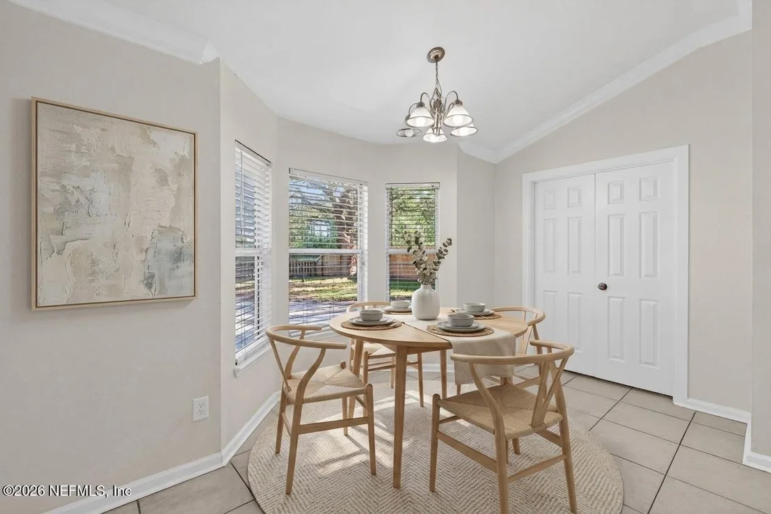 Photo of 121 E NOTTINGHAM Drive