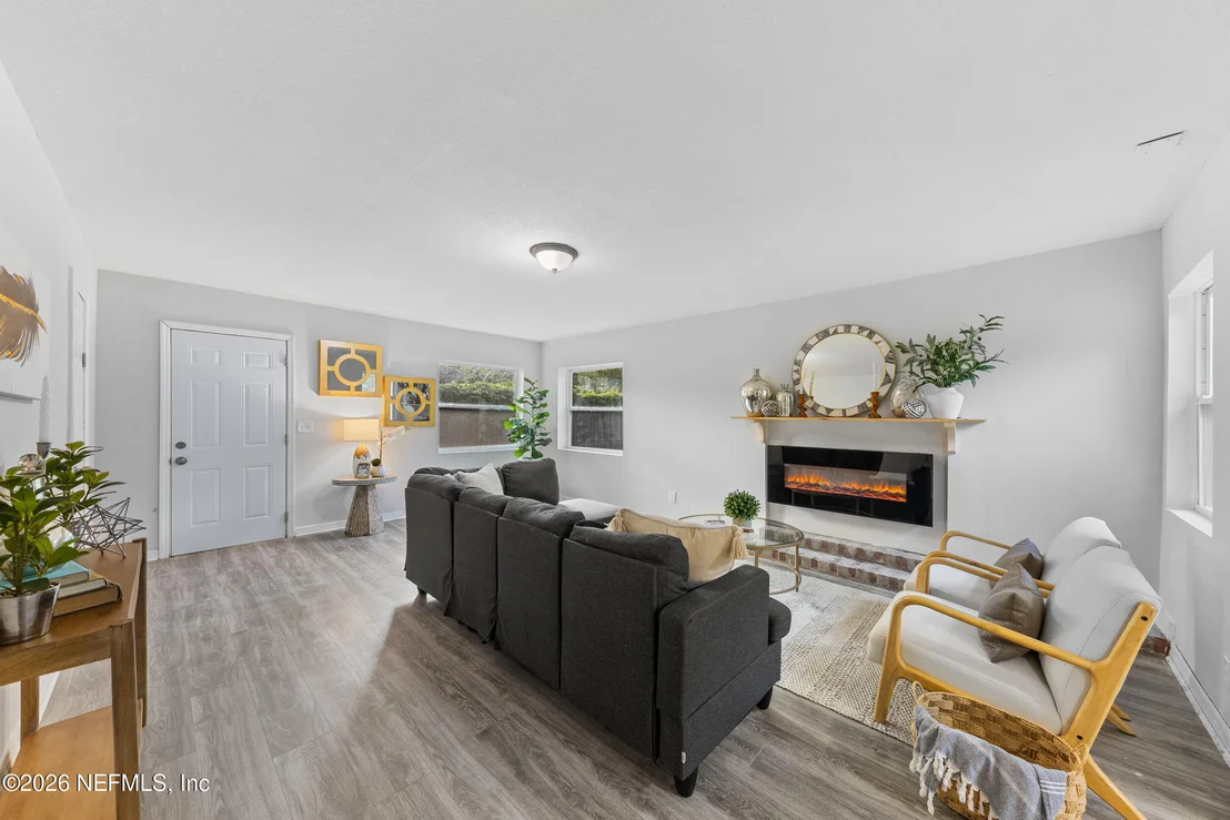 Photo of 3639 RENDALE Drive N