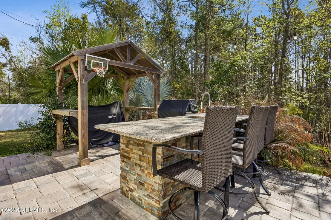 Photo of 225 CLOVERBROOK Road