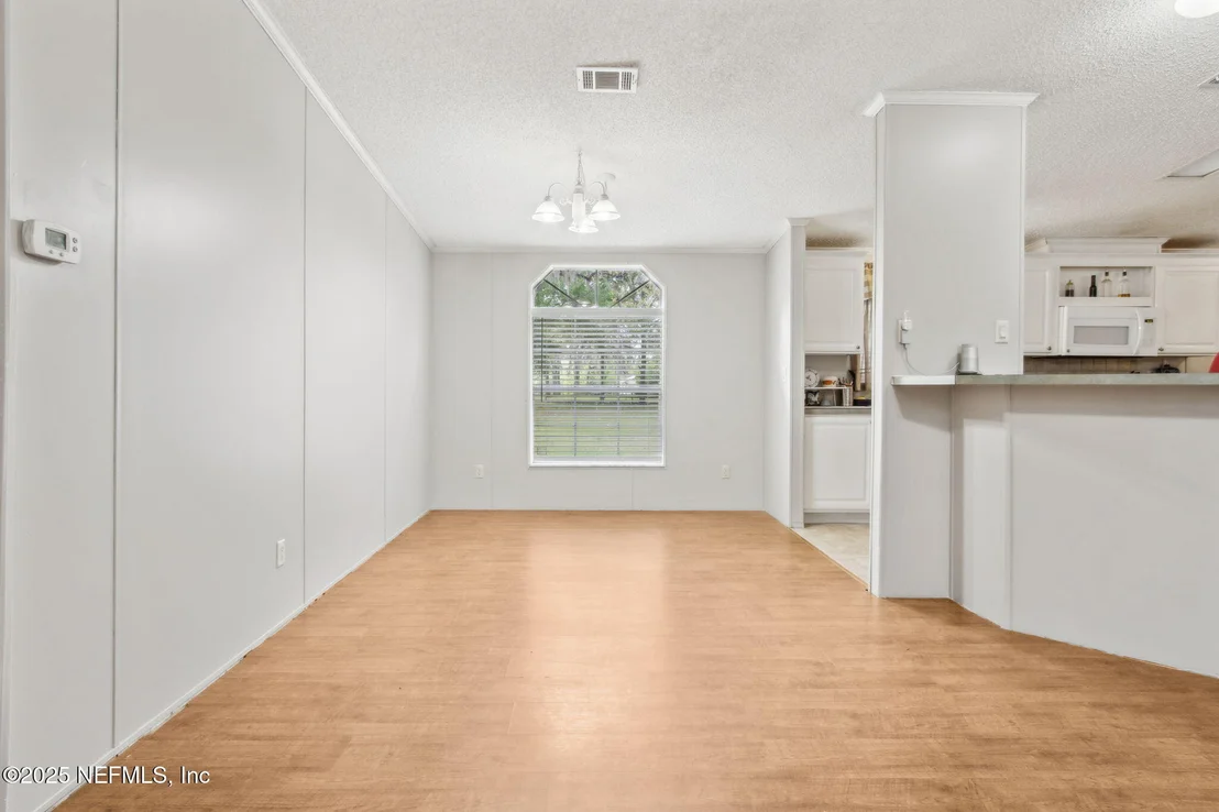 Photo of 812 JONATHAN Road