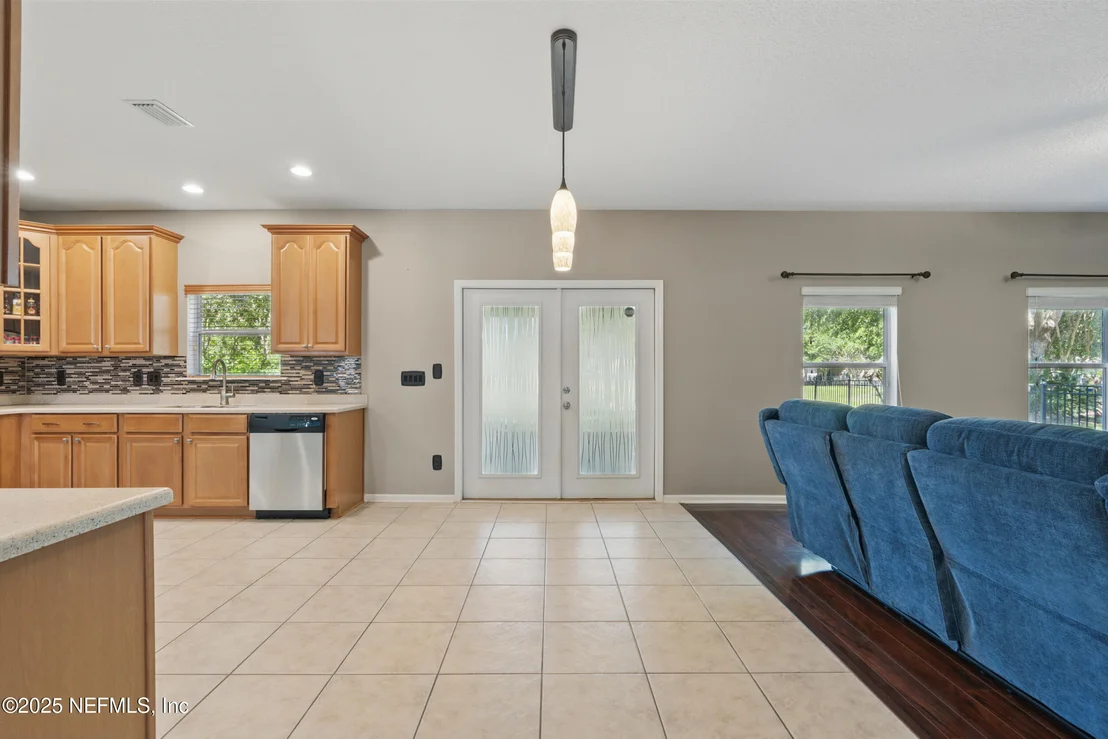 Photo of 187 SILVER GLEN Avenue