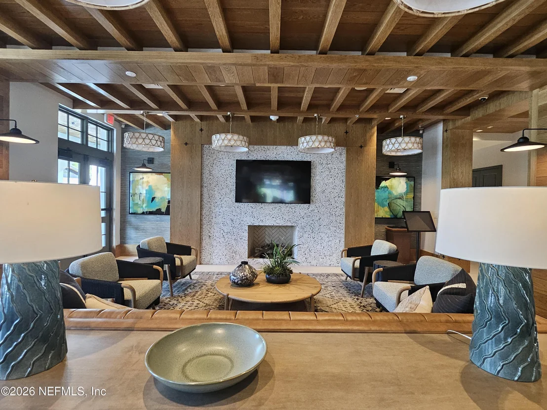 Photo of 376 N LOMBARDY Loop