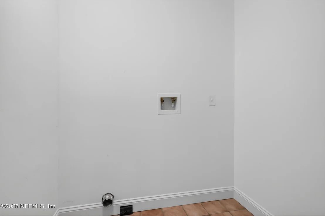 Photo of 407 POMONT Avenue