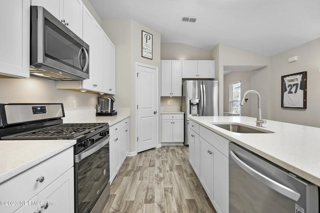 Photo of 121 MOORCROFT Way