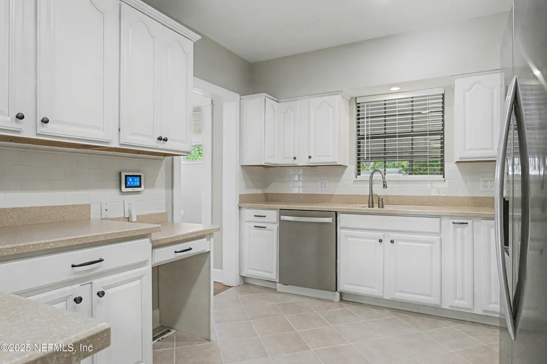 Photo of 2537 BUTTONWOOD Drive
