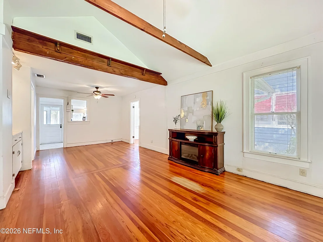 Photo of 17 BALLARD Avenue