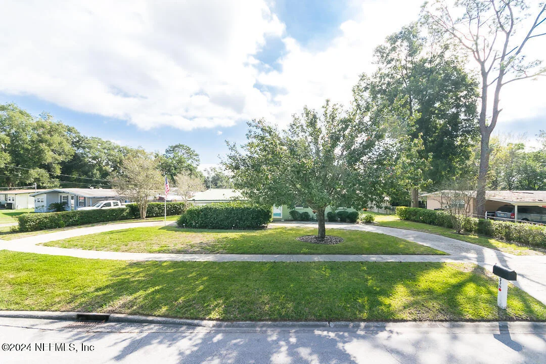 Photo of 330 BONNLYN Drive