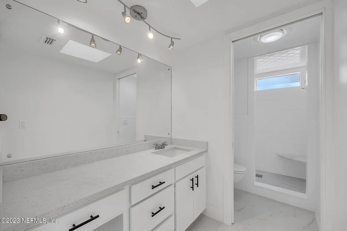 Photo of 2233 MAPLE LEAF Drive E