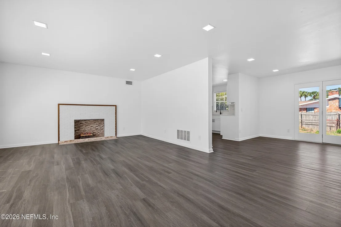 Photo of 7915 ALDERMAN Road