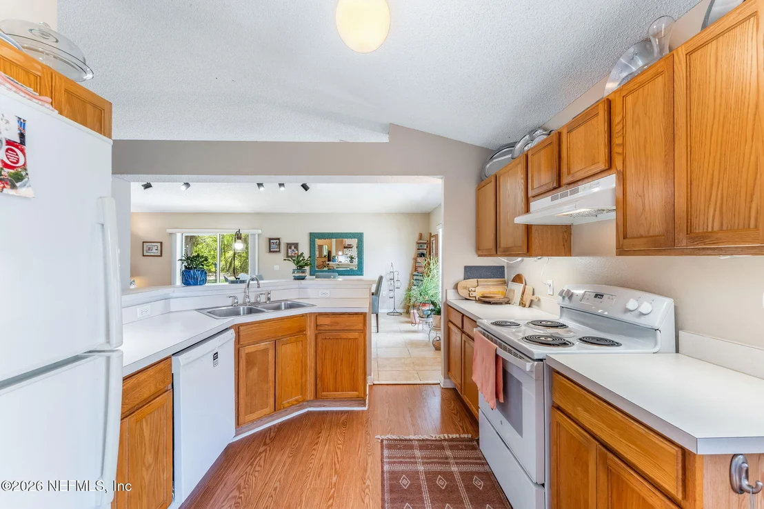 Photo of 2274 PEERLESS Lane W