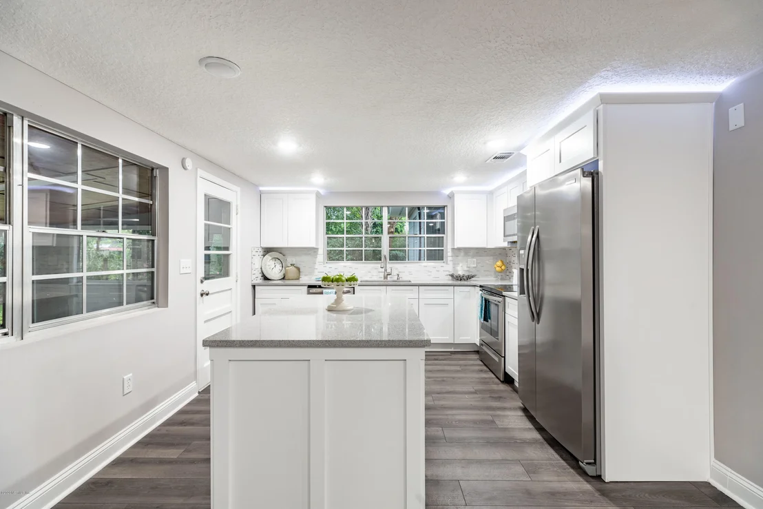 Photo of 335 SPRING FOREST Avenue