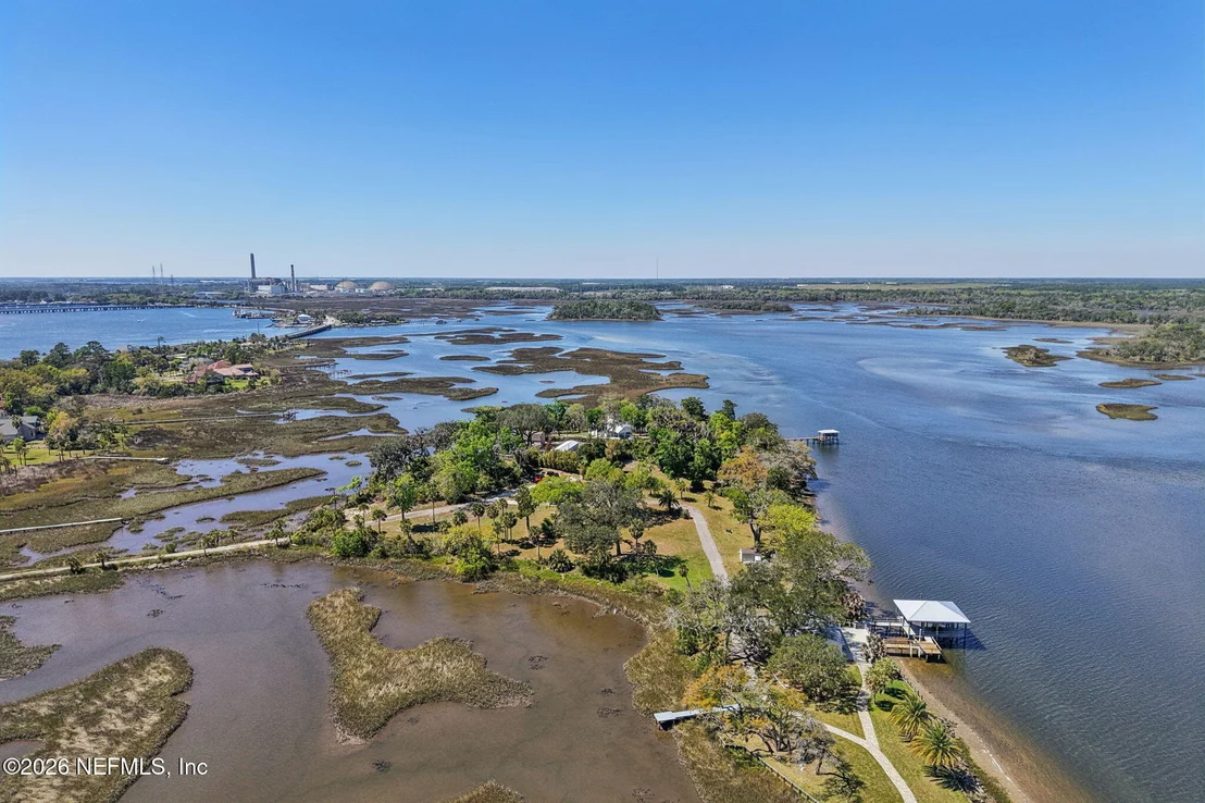 Photo of Unit 17 at 5577 HECKSCHER Drive