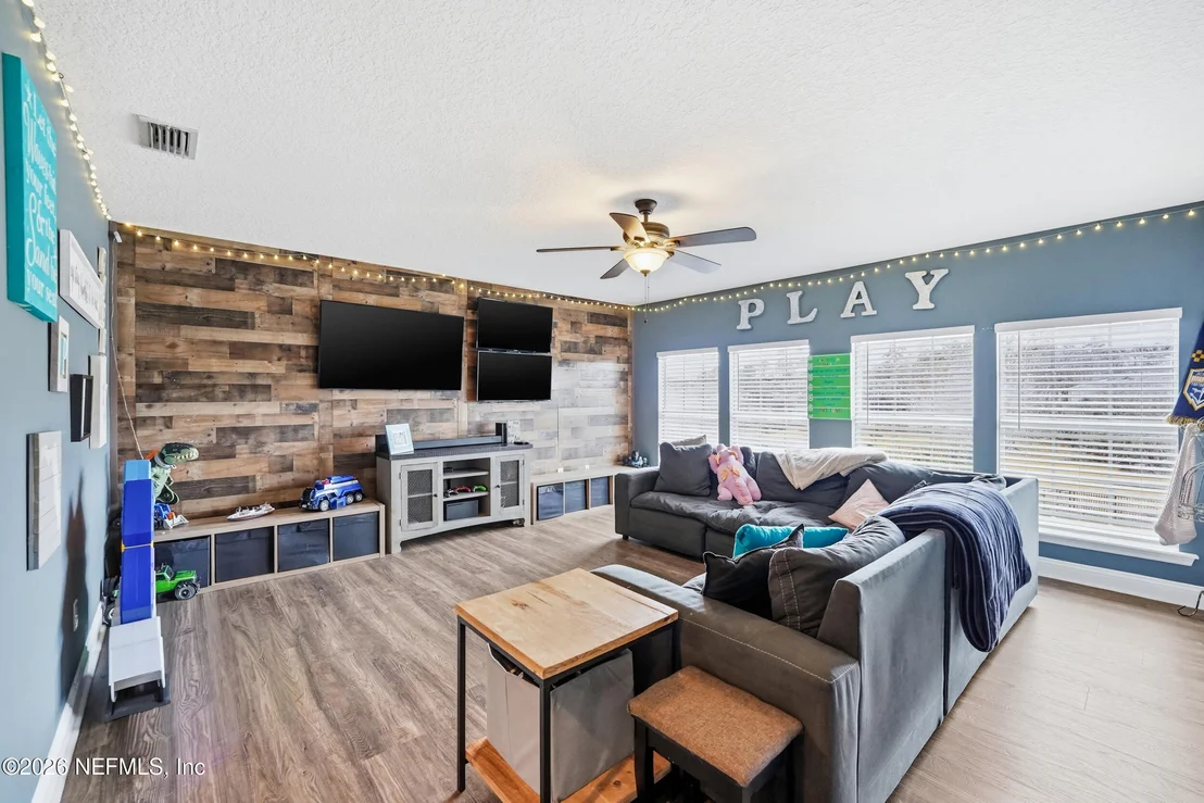 Photo of 1155 EAGLE POINT Drive