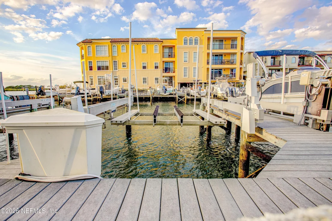 Photo of Unit 303 at 115 SUNSET HARBOR Way