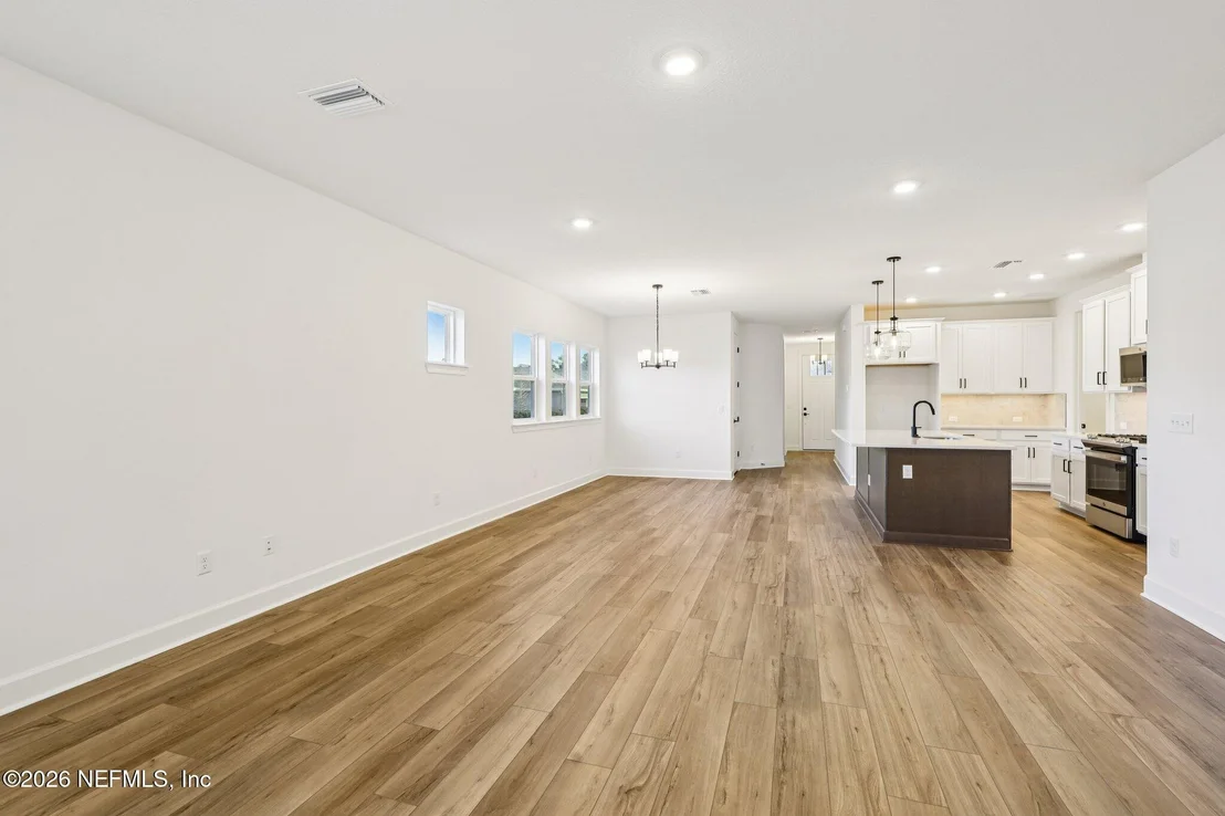 Photo of 17 JAMESTOWN Court