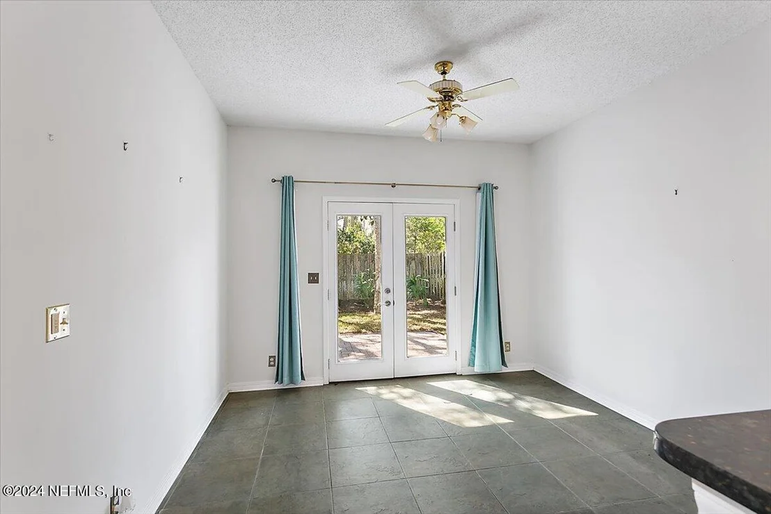 Photo of 513 OLEANDER Street