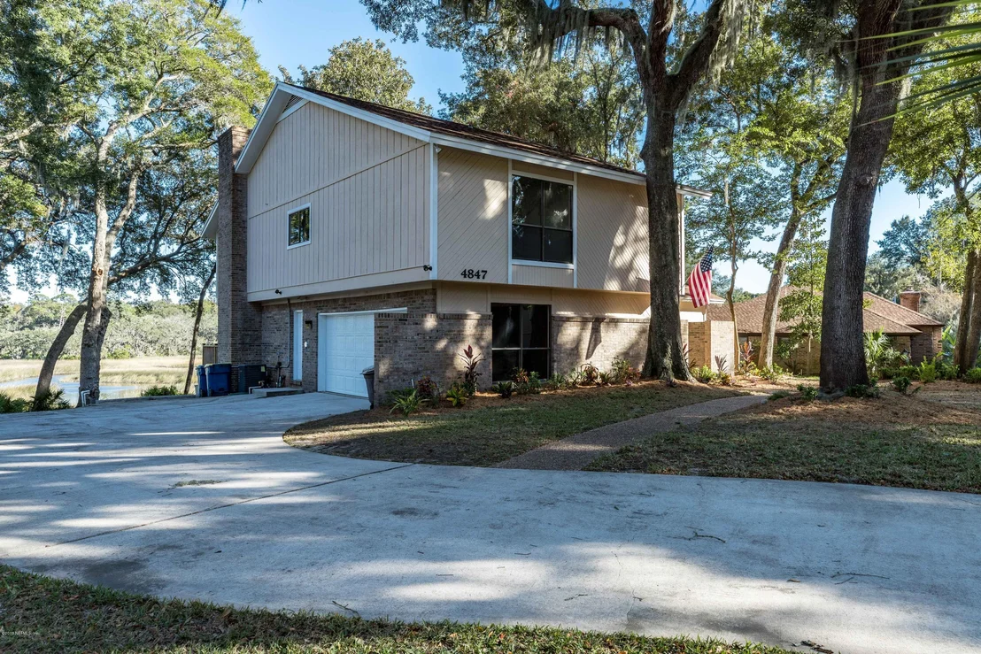 Photo of 4847 MARINERS POINT Drive