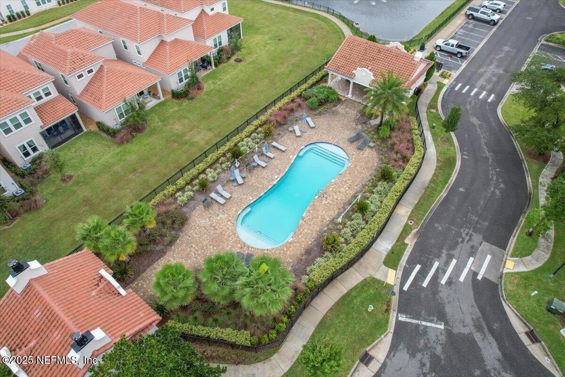 Photo of 96014 ENCLAVE Manor