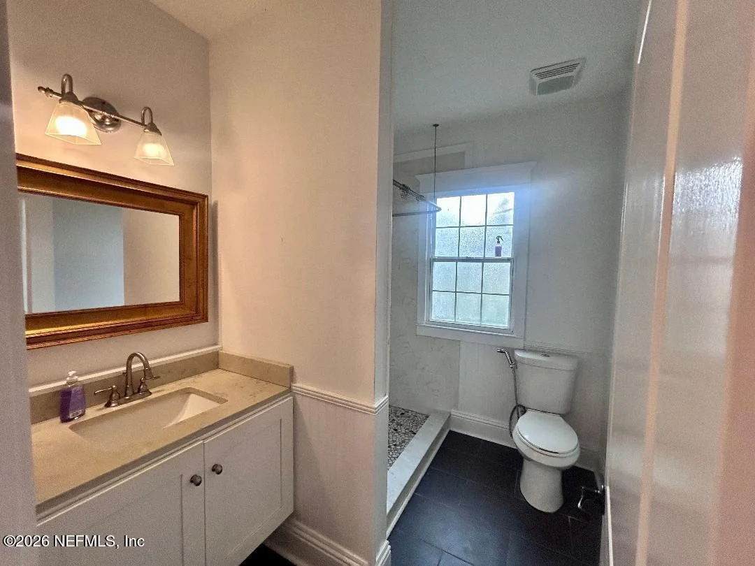 Photo of 32 E PARK Avenue