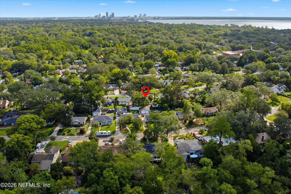 Photo of 1642 PERSHING Road