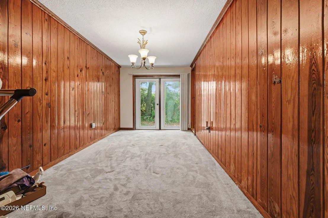 Photo of 118 FIELDS Avenue