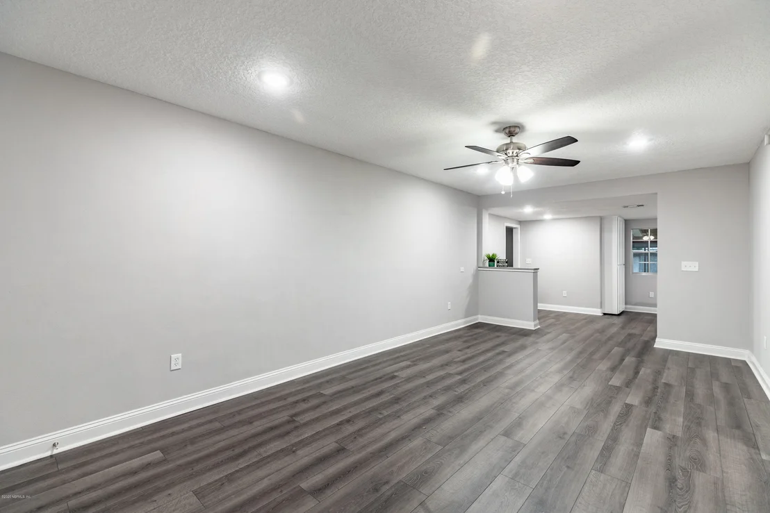 Photo of 335 SPRING FOREST Avenue