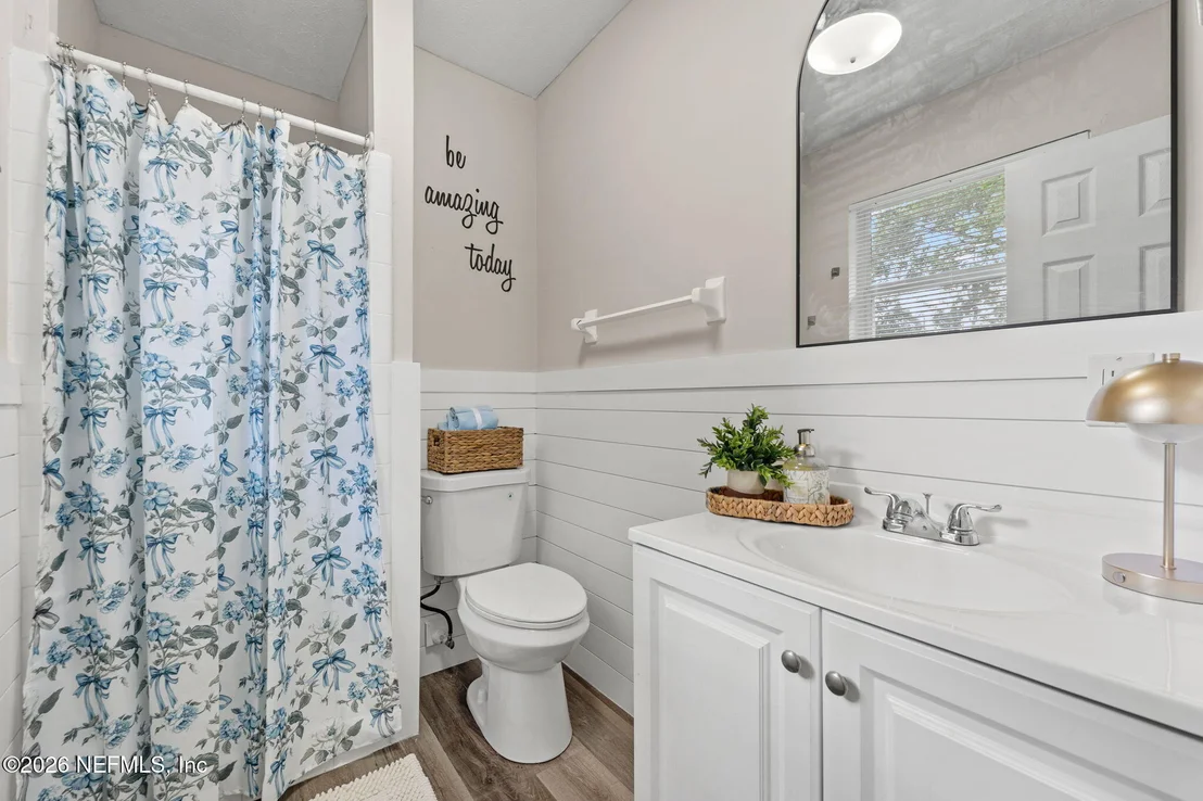 Photo of 594 CEDAR Avenue
