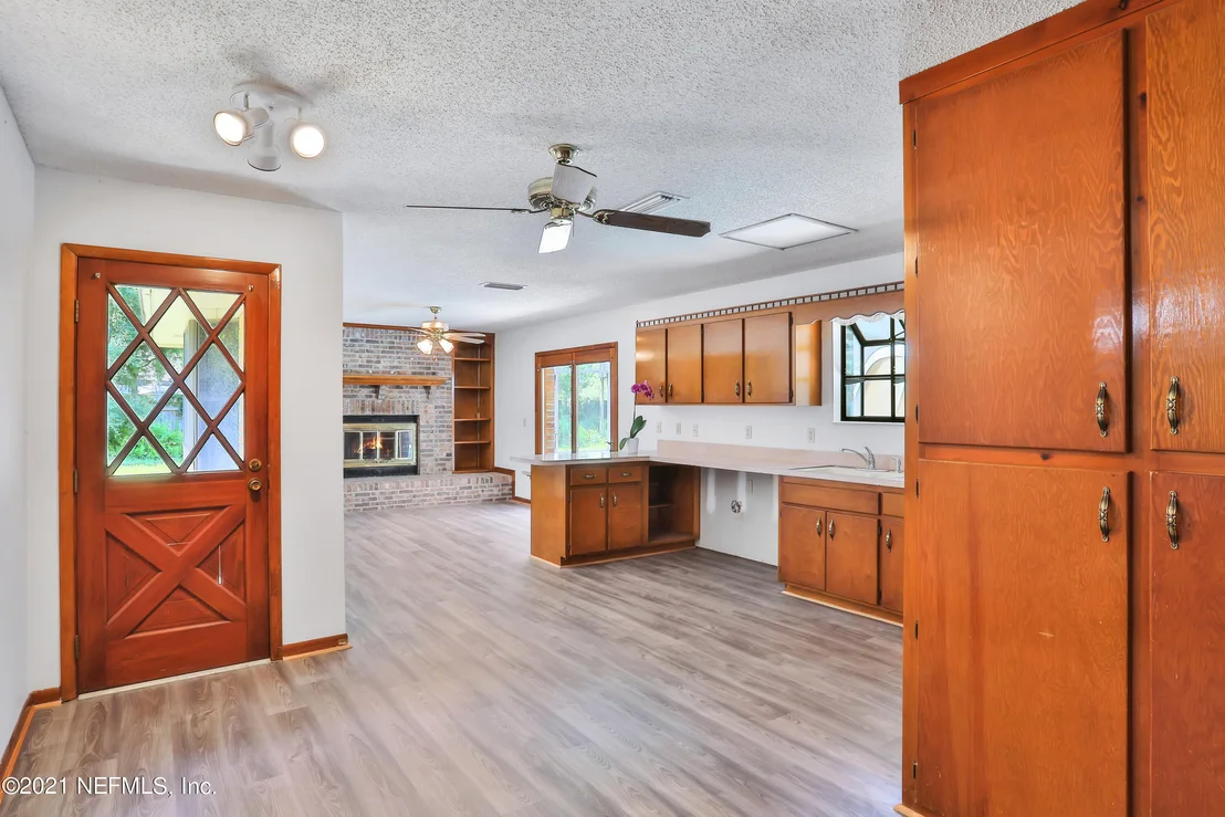 Photo of 141 HOLLYWOOD FOREST Drive