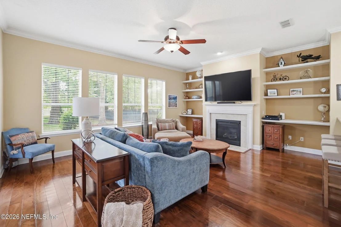 Photo of 907 BROOKHAVEN Drive
