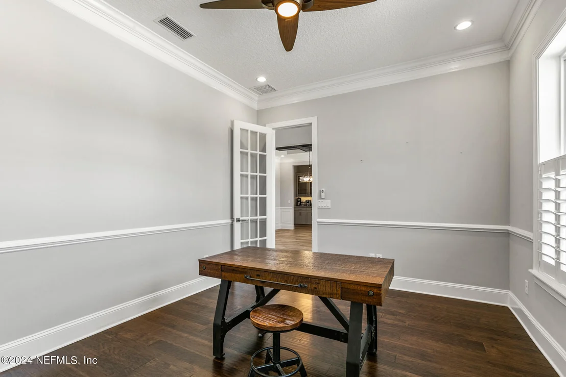 Photo of 863 OLD BLUFF Drive