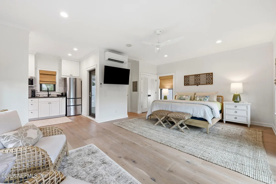 Photo of 688 OCEAN PALM Way