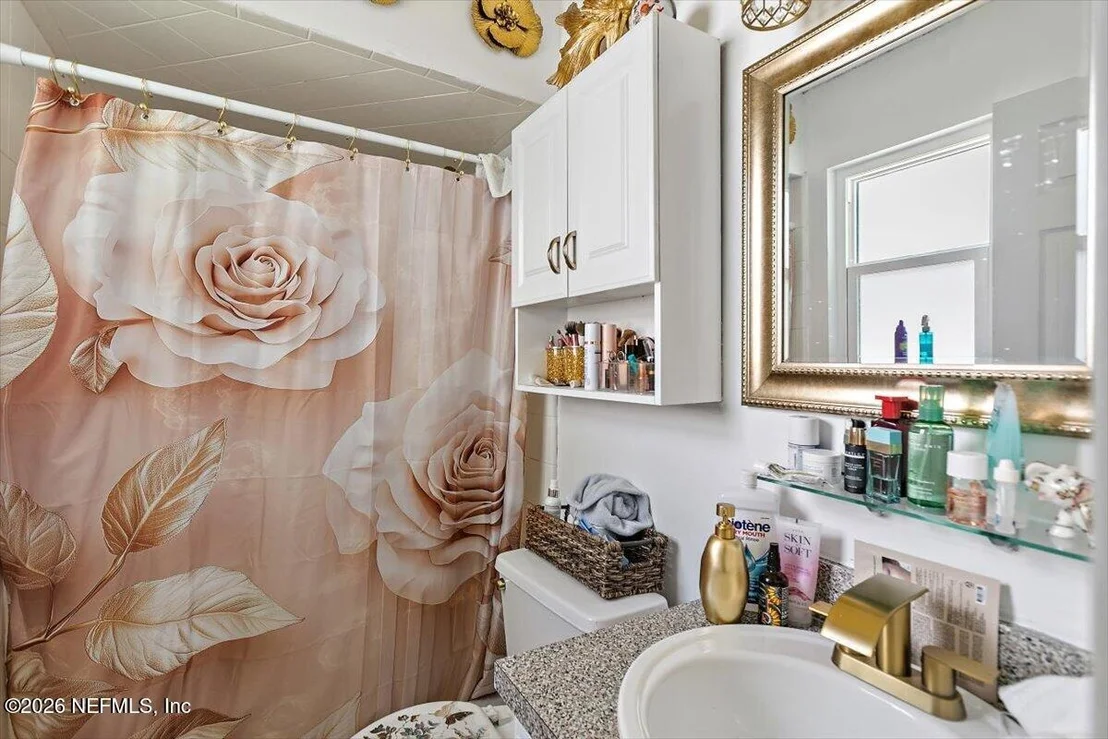Photo of 8439 COLLINS Road