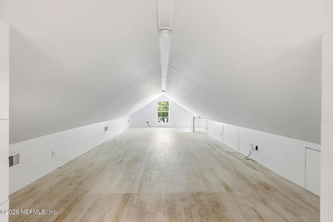 Photo of 1622 AVOCA Place