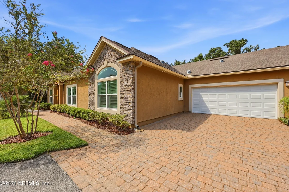 Photo of 382 SELOY Drive