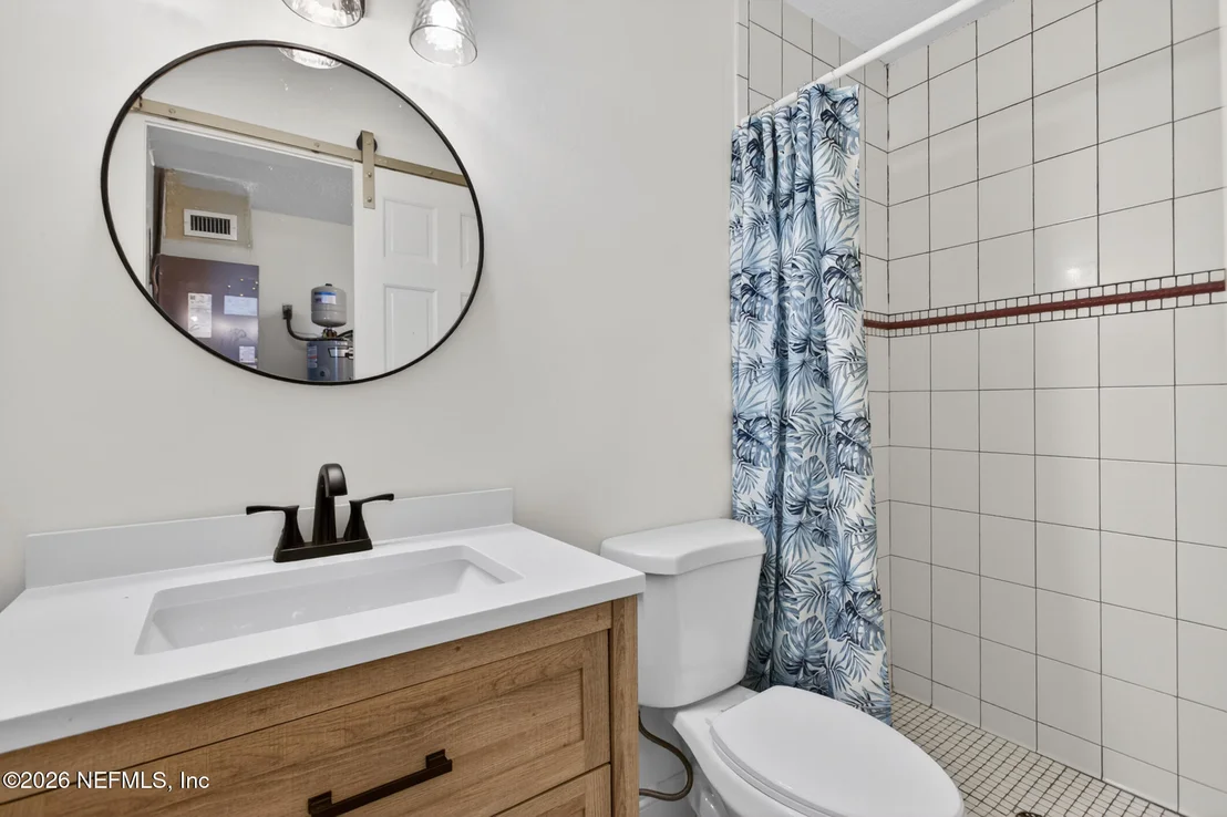 Photo of 407 POMONT Avenue