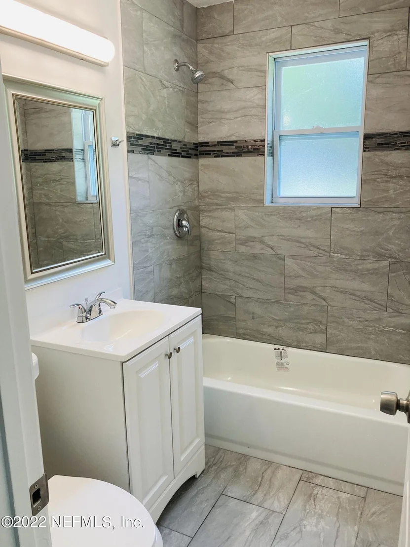 Photo of 5537 ALPHA Avenue