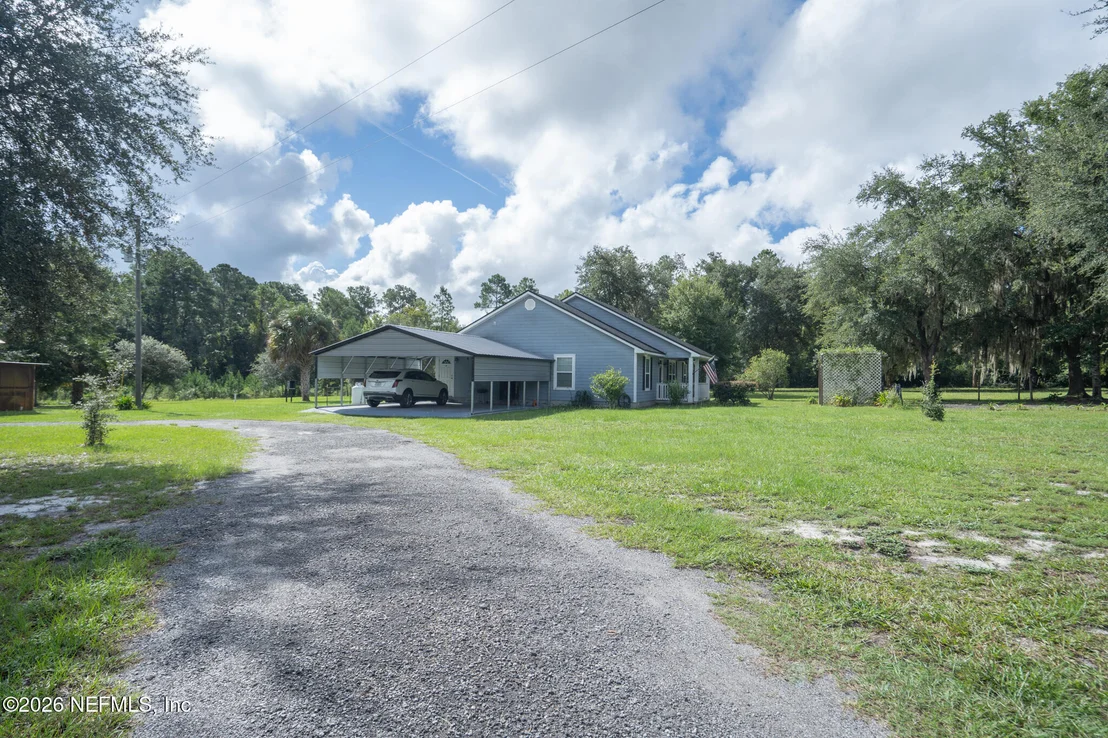 Photo of 272785 MURRHEE Road