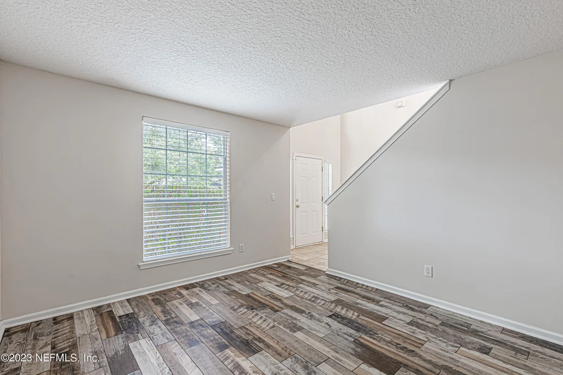 Photo of 1047 MOOSEHEAD Drive