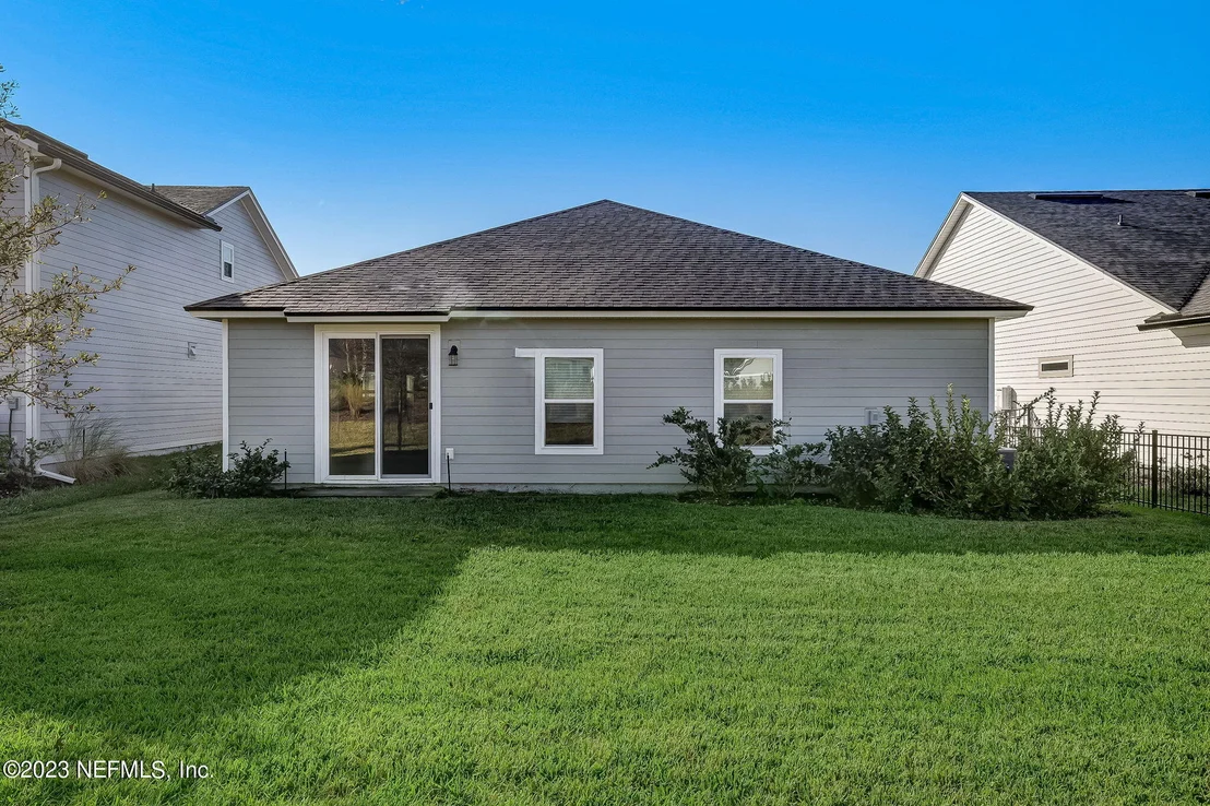 Photo of 152 WINDERMERE Way