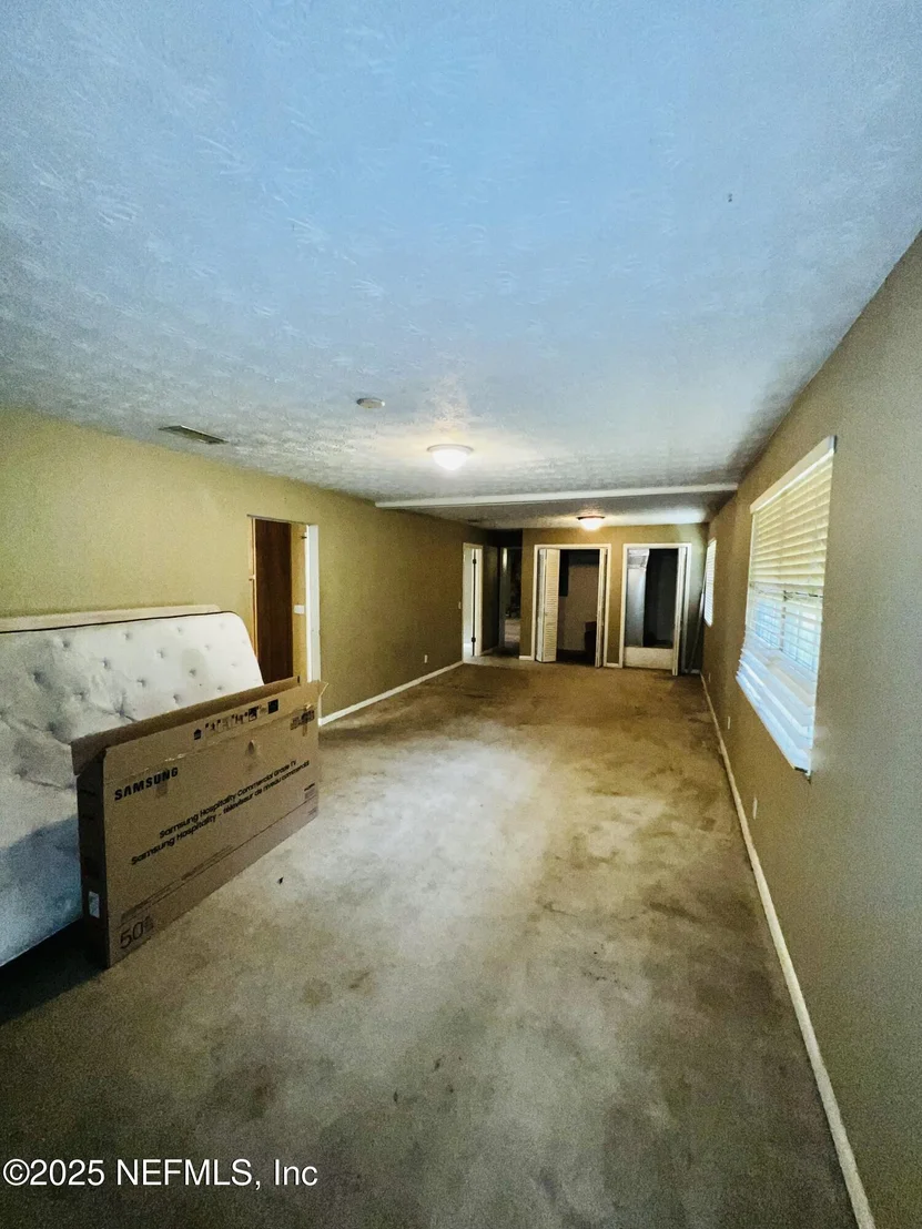 Photo of 2731 HOWARD Road