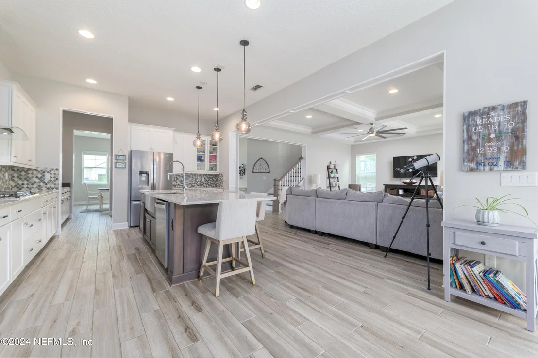 Photo of 818 OUTLOOK Drive