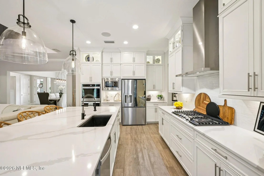 Photo of 32 HIGH OAKS Place