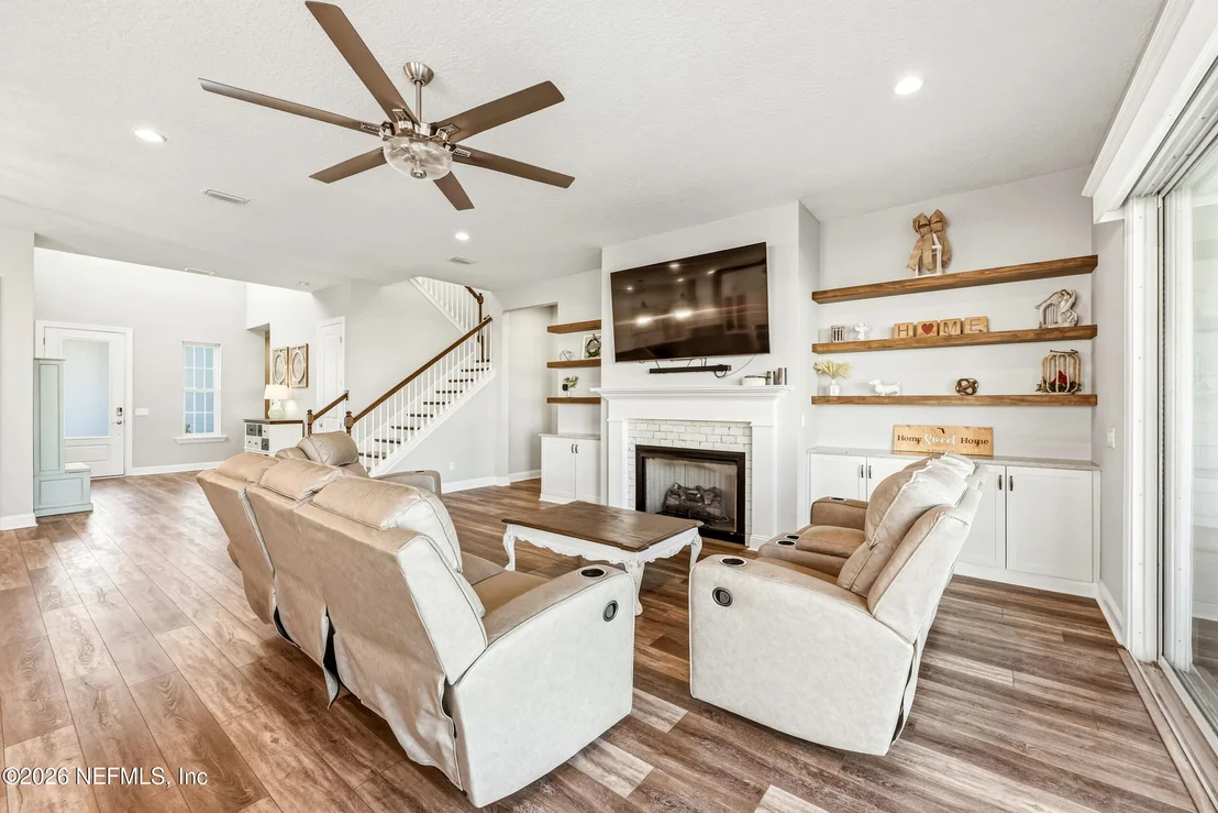 Photo of 383 PINE HAVEN Drive