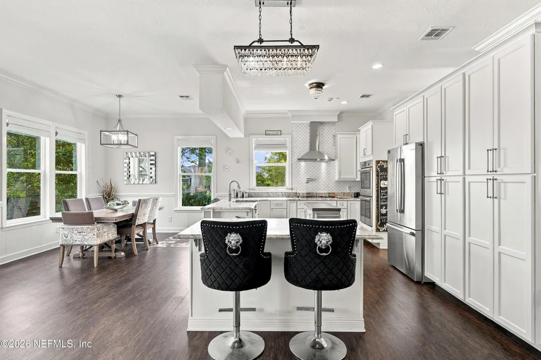 Photo of 500 TURNBERRY Lane