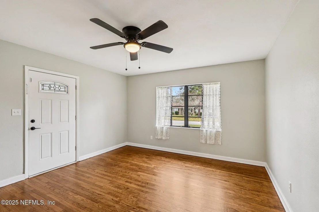 Photo of 5753 CRESTVIEW Road