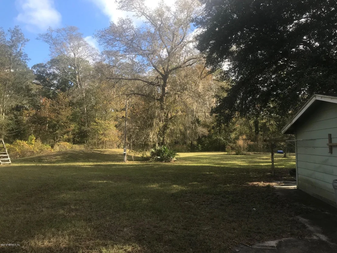 Photo of 627 PINEBROOK Drive E
