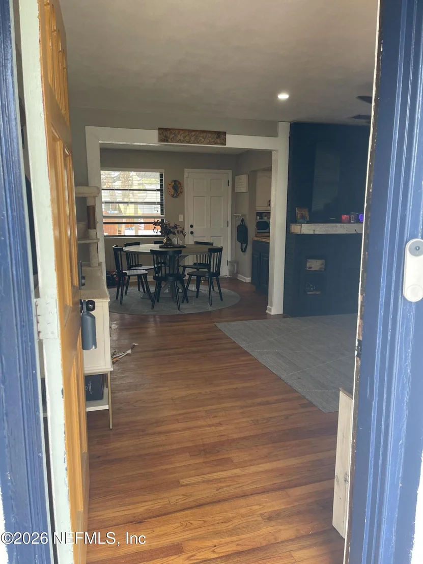 Photo of 2112 DEAN Road
