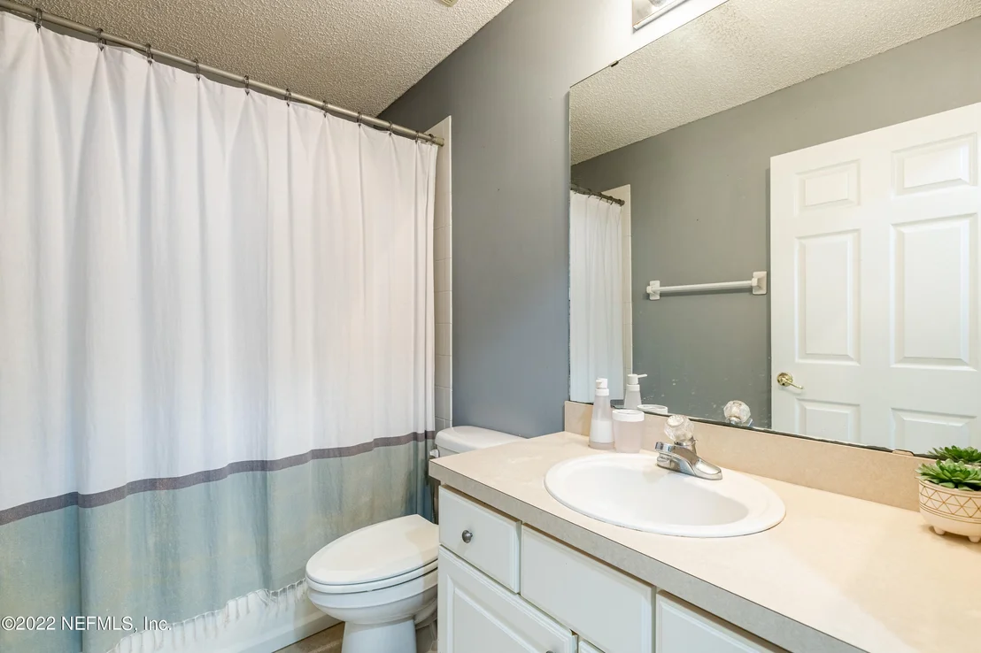 Photo of 2461 CEDAR TRACE Drive W