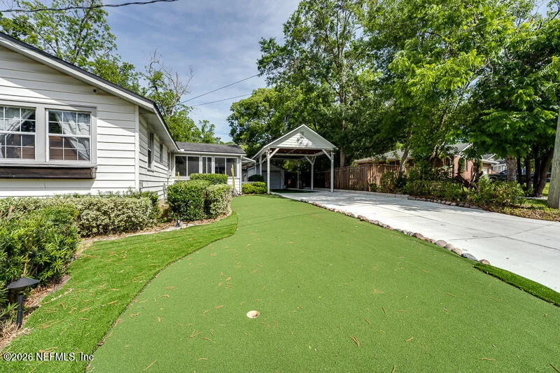 Photo of 1335 AZALEA Drive